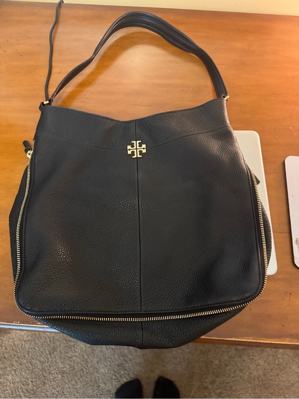 EUC Authenic Tory Burch Black Pebbled Leather Shoulder Hobo with Gold Logo